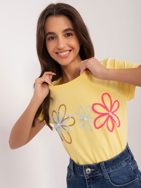 Żółty damski t-shirt z kolorową aplikacją BASIC FEEL GOOD
